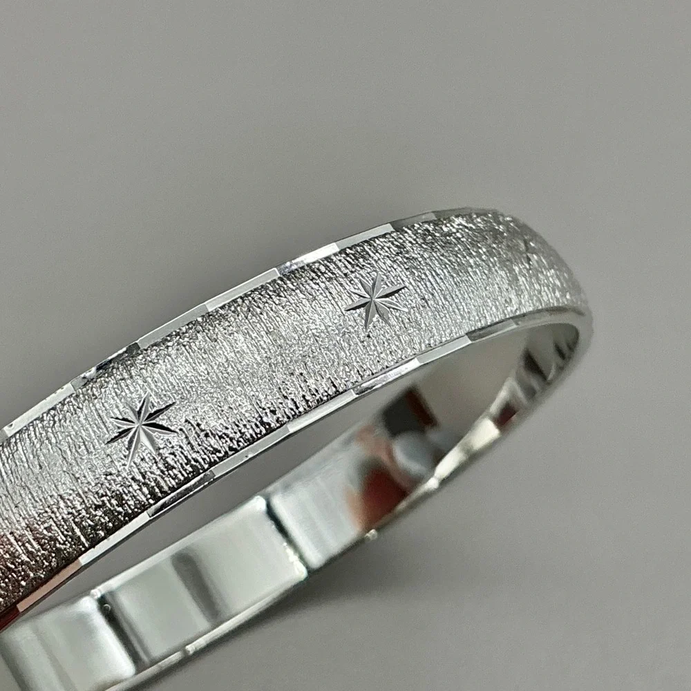 Monet Bracelet Womens Silver Tone Vintage‎ Textured Star Bangle Jewelry 7 Inches